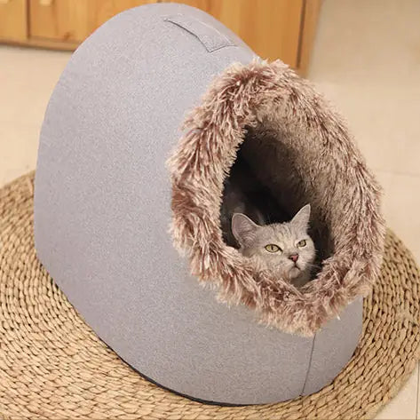 Alpine Retreat - Portable Plush Pet Bed for Cats & Small Dogs
