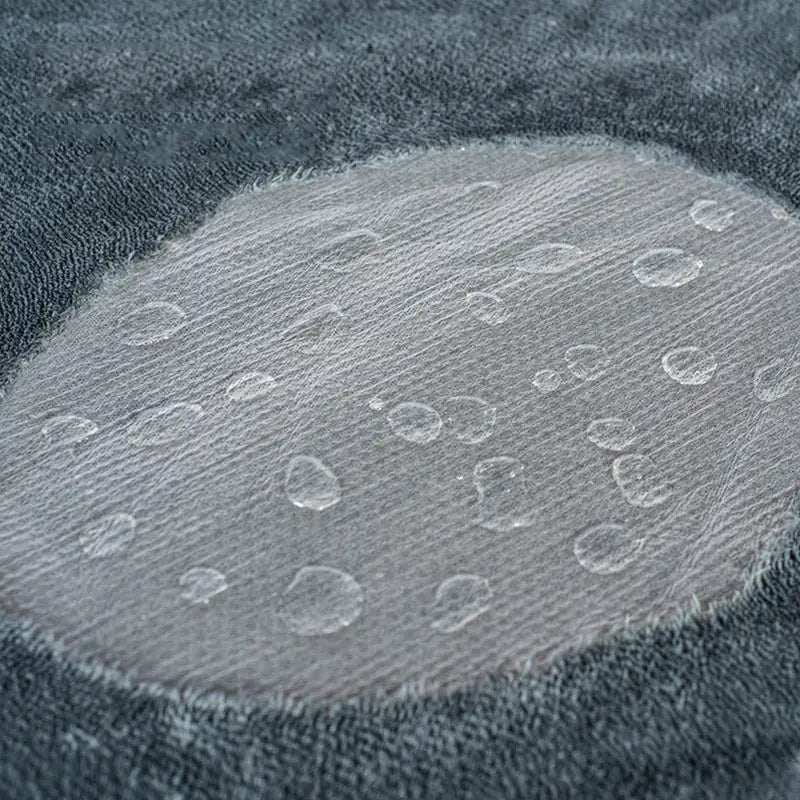 Waterproof & Urine-Proof Pet Blanket – Thick Flannel Comfort Mat