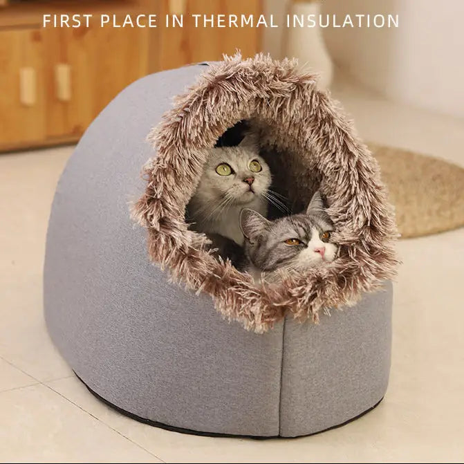 Alpine Retreat - Portable Plush Pet Bed for Cats & Small Dogs